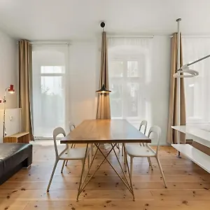 https://studios-elpilar-friedrichshain.find-berlin-hotels.com
