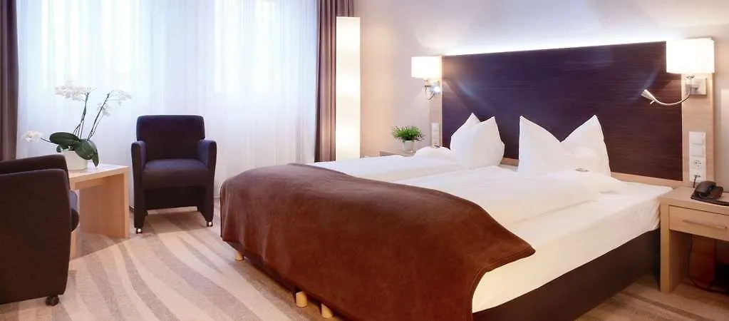 Ringhotel Loew'S Merkur Nuremberg 4*,  Germany